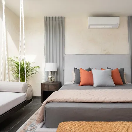 Twelve O'Clock - Luxury Villas-3