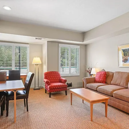 Palisades Tahoe Lodge Rentals Studio #237-2