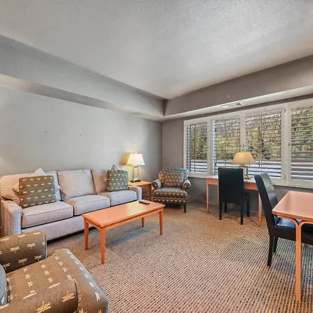 Palisades Tahoe Lodge Rentals Studio #225-3