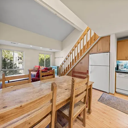 Palisades Tahoe Lodge Rentals Studio Loft #315-3