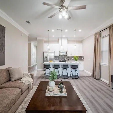 Elegant Home In Gated Community-2