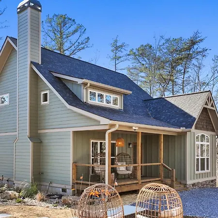 Mystic Grove Luxury Mountain Hideaway-3