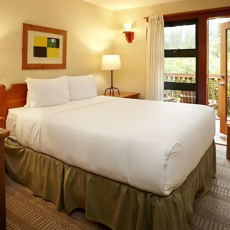 Middle Beach Lodge-3