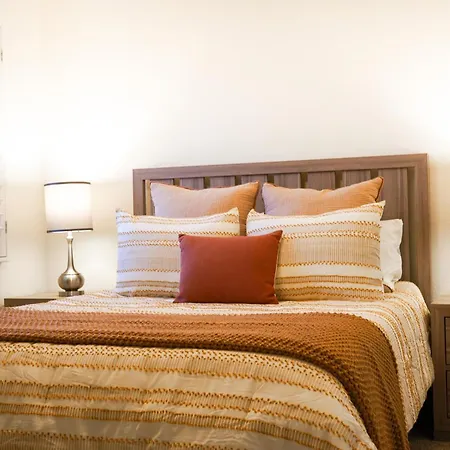 Lakeside Luxury Val Vista-2