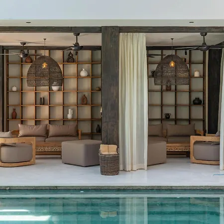Casa Galicia - Spacious Central 7Br Villa, Pool & Sunset Rooftop-3