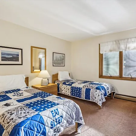 Glazebrook J5 3 Bedroom Townhome With Sauna & Fireplace-3