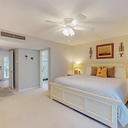 11 Hickory Cove-3