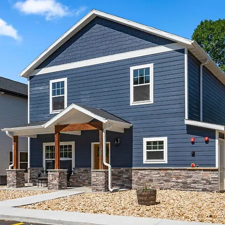 Lakeshore Living-2