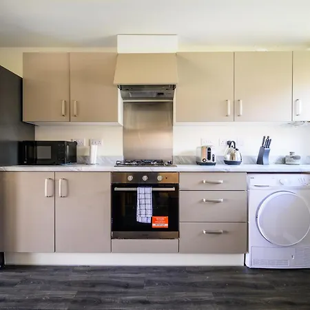 Wykebeck Mount By Our Home Short Stays Stunning New Build Property With Plenty Of Room Free Parking And Fast Wifi-3