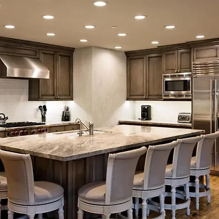 Obermeyer Place Unit 102 Park, Expansive Luxury Condo Walking Distance To Gondola & Restaurants-2
