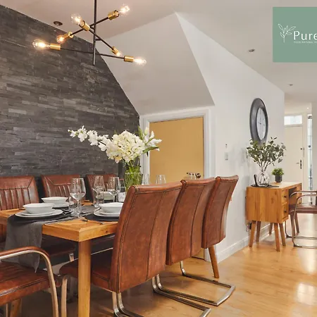 Fabulous Manchester House - 5 Beds Sleeps 8 - Free Parking - By Purestay-2