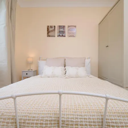 Stylish 4Bed 2 Bath, Nw London Large Apartment-3