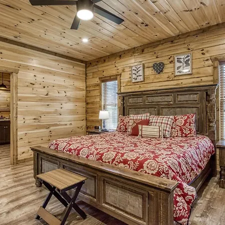 Ern841 - Sweet Feet Retreat - Location, Location, And Private Indoor Pool! Cabin-3