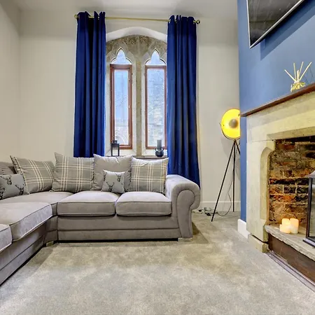 The Old Vicarage - Secure Parking, Fast Wifi, Garden-2