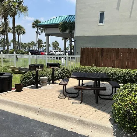 Regency Condo 405-2