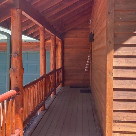 Whispering Pines Retreat-3