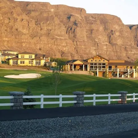 Sunserra Villa! Movie Room, Family Friendly, Bbqs, Pools, Free Golf!-3