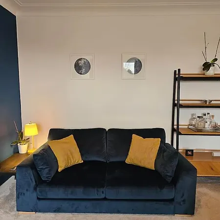 Kaimes Kip: Stylish Edinburgh Five Bedroom Home-2