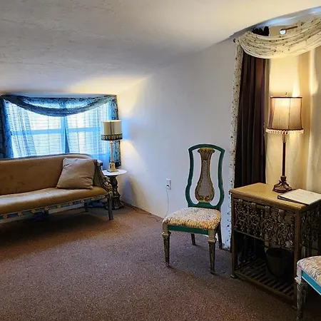 Lily Creek Lodge-3