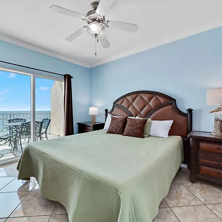 Crystal Shores West 101-3