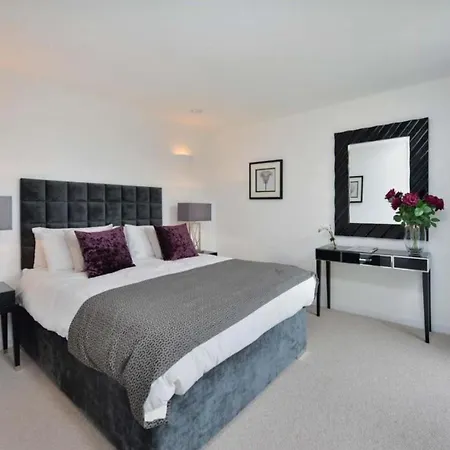 Luxury 4 Bed Home In Central London-3