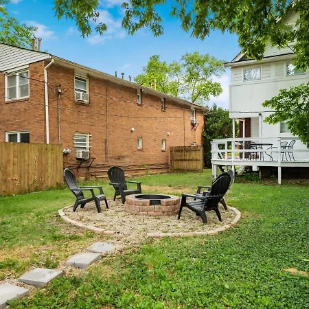 Large 5 Bedroom House Next To Osu, Sleeps 16-3