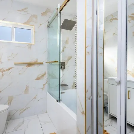 Prime Location, Stylish Space: 3Br Home With Bbq-2