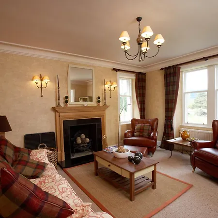 Ness Castle Lodges-2