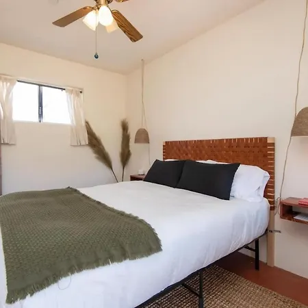 Desert Lily - Room 1 With Shared Pool Access-2