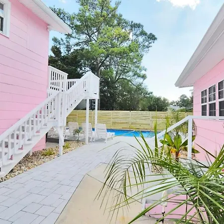Inn The Pink One-In-A-Million Vacation Home-3