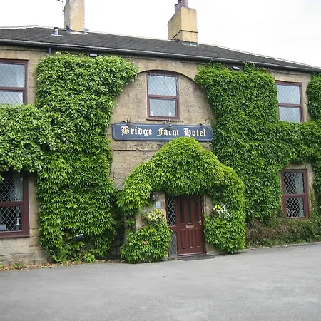 Bridge Farm Hotel-3