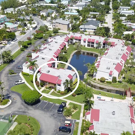 Runaway Bay 201 - New Vacation Rental Fully Refurbished 2018-2