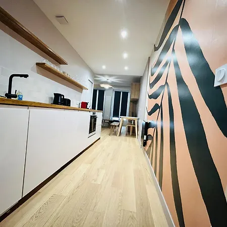 Enghien - New Studio Fully Furnished-3
