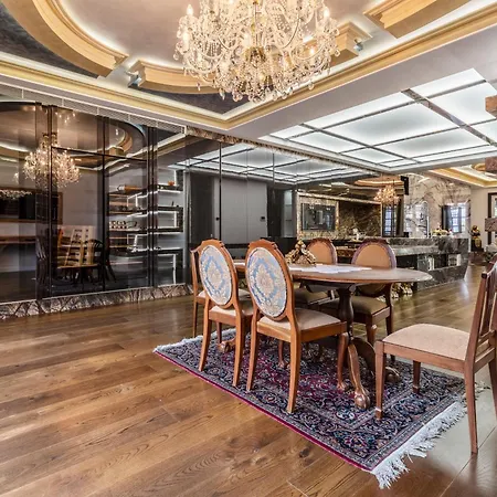 Carlton Luxury Kings Mansion - 5Min To Cbd, Garage And Rooftop-3