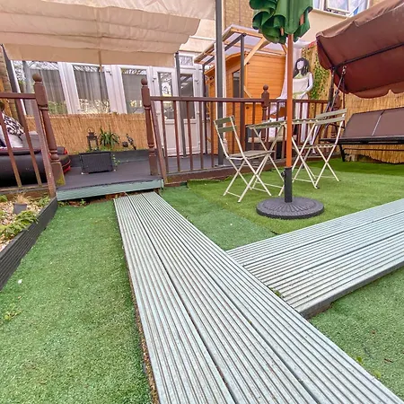 3Bed 2Bath With Garden Sauna & Hot Tub-3