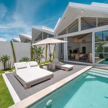 Sea Breeze Retreat Modern 3Br Villas In Canggu-3
