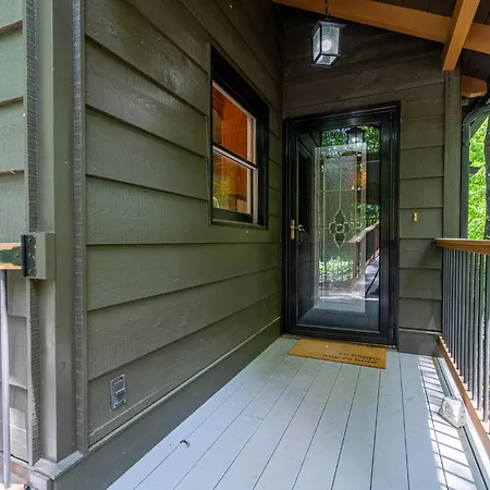 New Listing! Copper Ridge Lodge - 4 Bed, Hot Tub-2