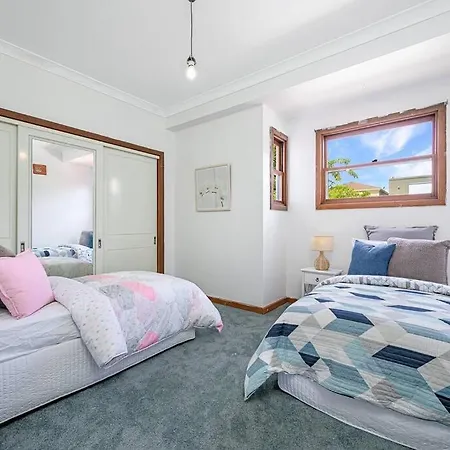 Tranquil Ocean-View Retreat In Dover Heights-2