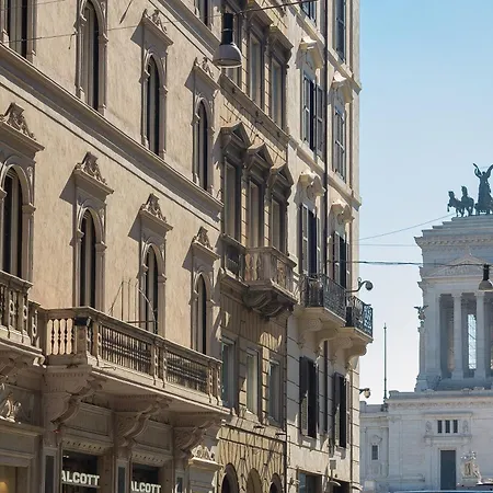 Amazing Piazza Venezia Suites-2