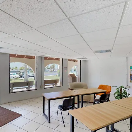 Long Island Village Unit 831-3