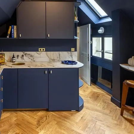 Midnight Suite - Marais-2