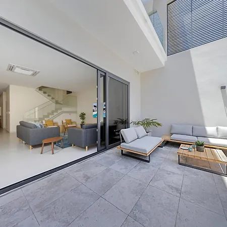 Catalina Residence Apt 3 - L.G. Smith Boulevard 546-J-3
