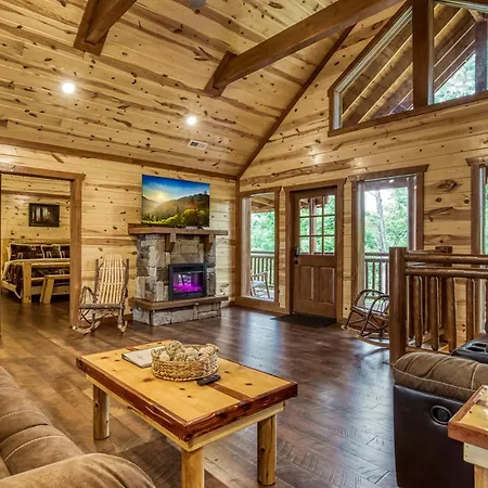 Majestic Splash-8 Bedroom, Indoor Pool, Hot Tub, 560 Free Tickets Each Paid Day-2