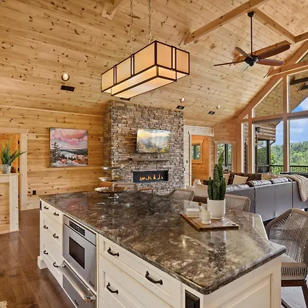 Take Me Down To "Bearadise City", A Luxurious 4 Bedroom Cabin Nestled In The Cobbly Knob Resort!-2