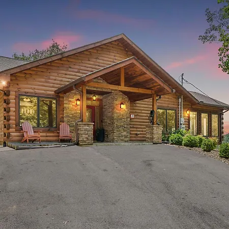 Take Me Down To "Bearadise City", A Luxurious 4 Bedroom Cabin Nestled In The Cobbly Knob Resort!-3