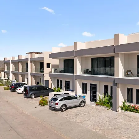Catalina Residence Apt 3 - L.G. Smith Boulevard 546-J-2
