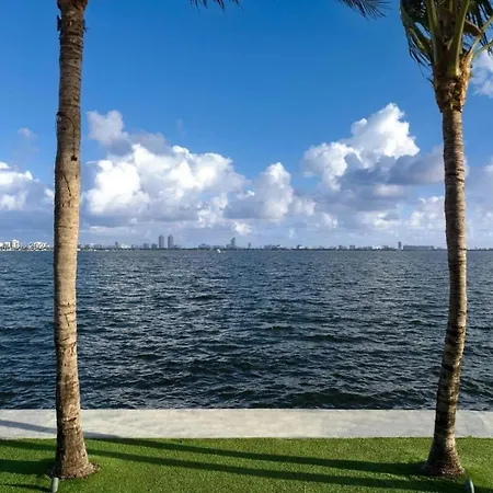 Villa Hashmi Luxury 5Bd & 5Ba Retreat On North Bay Island-3