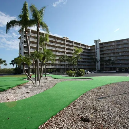 508 Bayshores Yacht Tennis Club-2