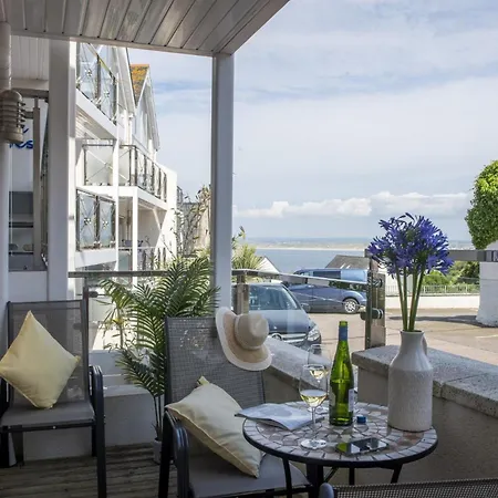 Apartment By The Sea, Wi-Fi, Pets Accepted-3
