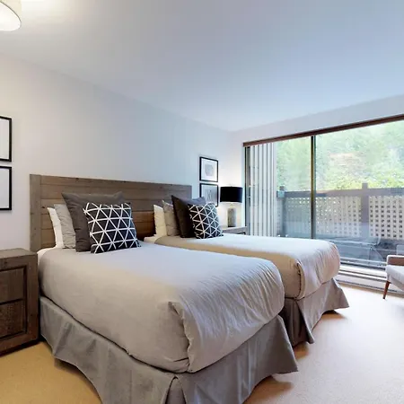 Foxglove 6 - The Villas | 1-Level Townhouse Walking Distance To Village & Close To Ski Hill-2